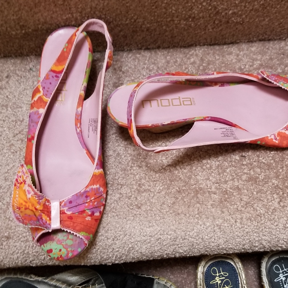 Floral sandals